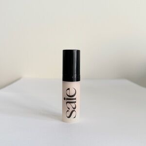 Saie Glowy Super Gel Lightweight Dewy Multipurpose Illuminator 5ml